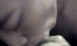 Lei foto mature nude è piccola e il suo fidanzato è grande