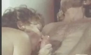 Intrappolato sotto il letto della madre da foto erotiche donne mature suo figlio stupro