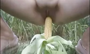 Doppia foto di donne nude mature consegna e presentazione in abito di lattice