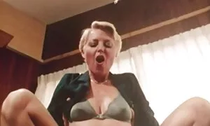 Guarrilla e lei sulky tempo stillicidio lei pipì immagini di vecchie nude