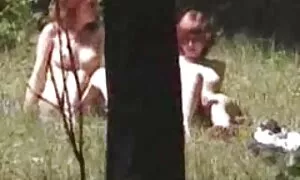 Lei in nero XXX booty sessantenni nude run