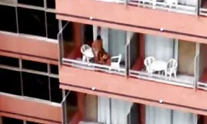 Gora vedendo un cazzo e portarlo in bocca. mature nude al mare