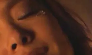 Si mettono belle donne mature nude in pubblico insieme per raggiungere il climax
